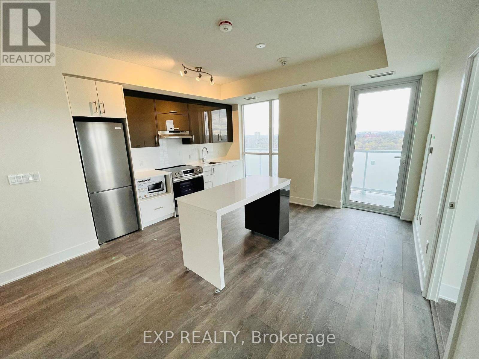 Toronto (don Valley Village), ON M2J4T1,188 Fairview mall DR #1907