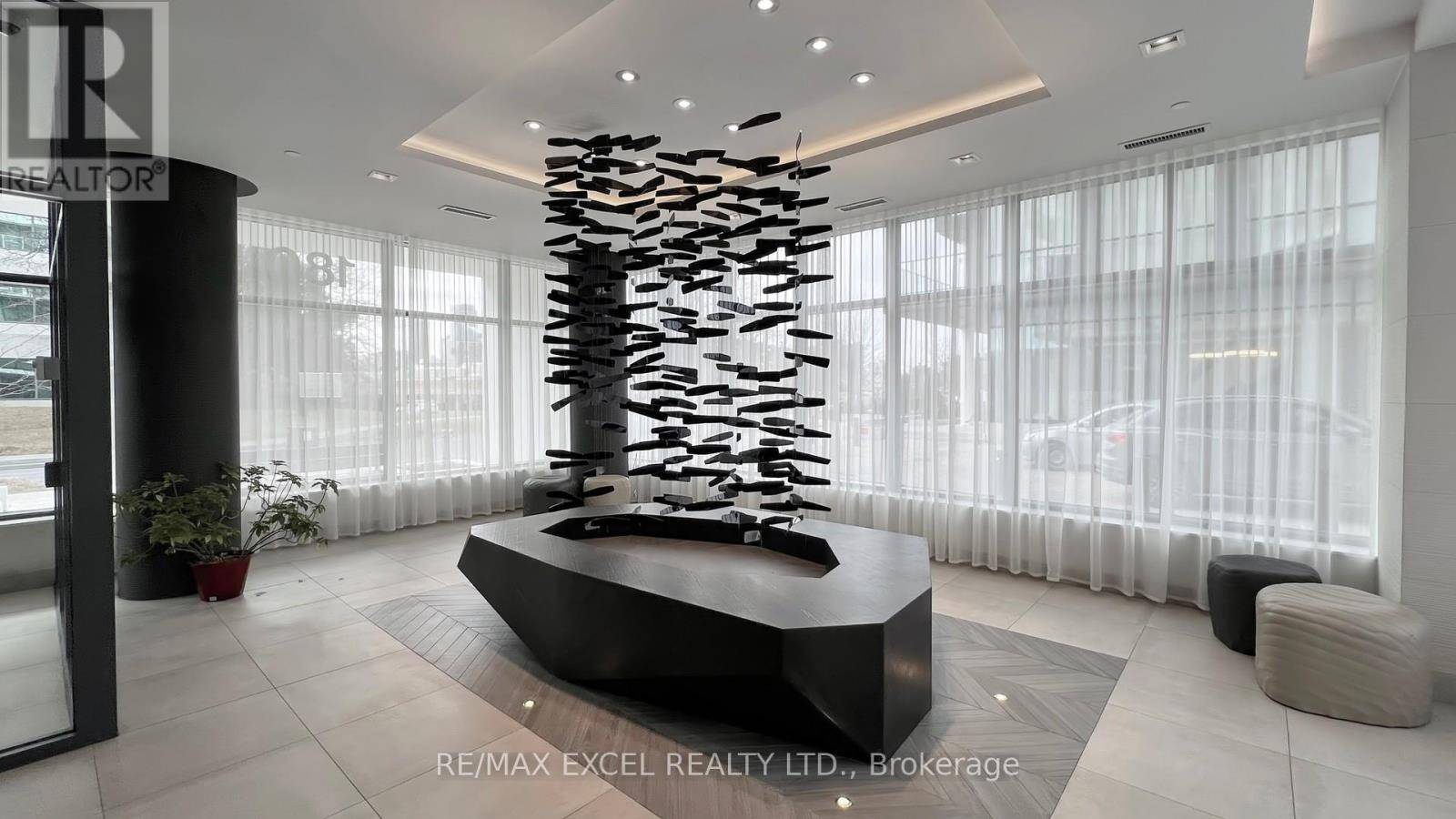 Toronto (don Valley Village), ON M2J5A7,180 Fairview Mall DR #1909