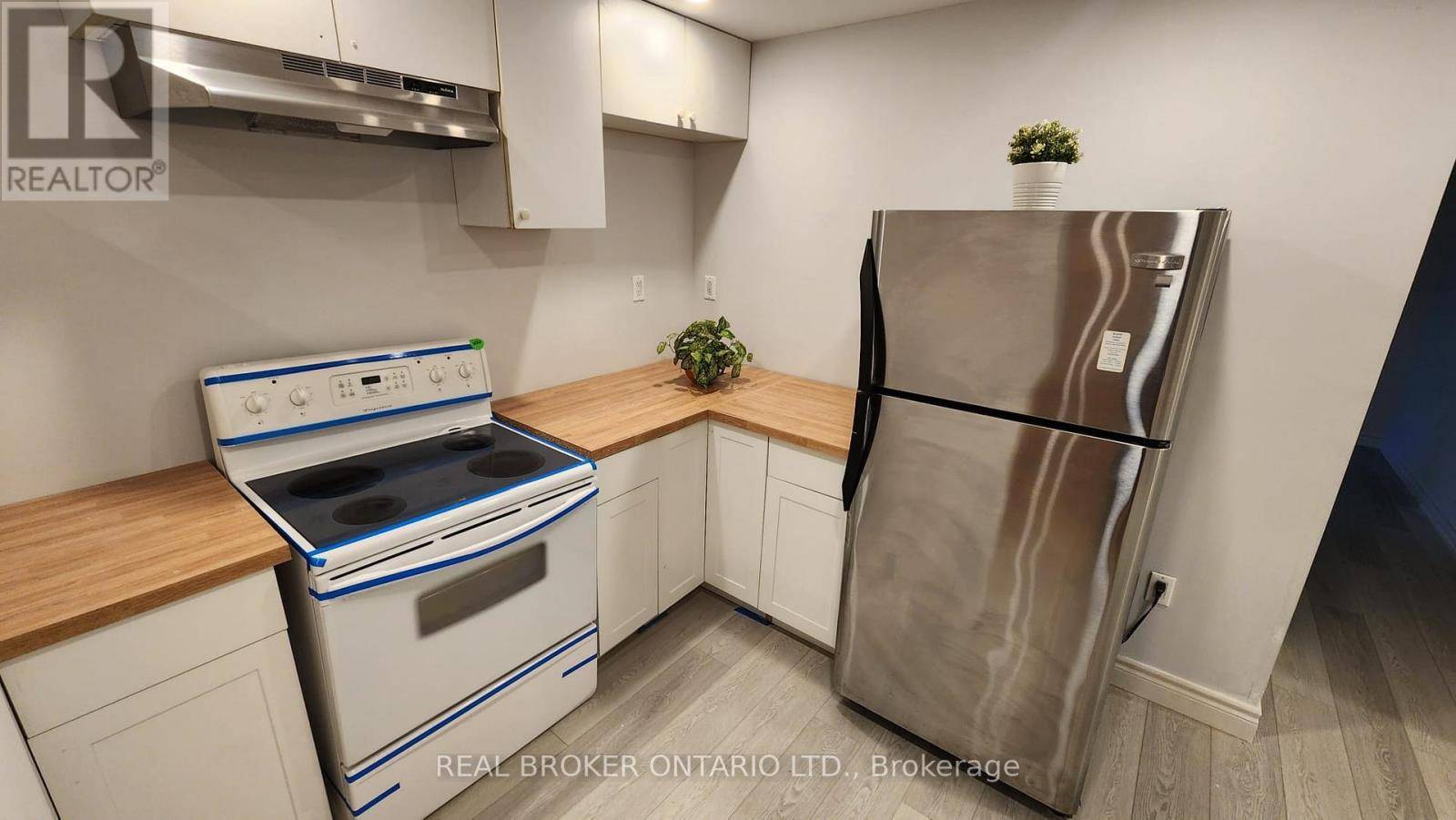 Toronto (don Valley Village), ON M2J2X1,74 ANGUS DRIVE