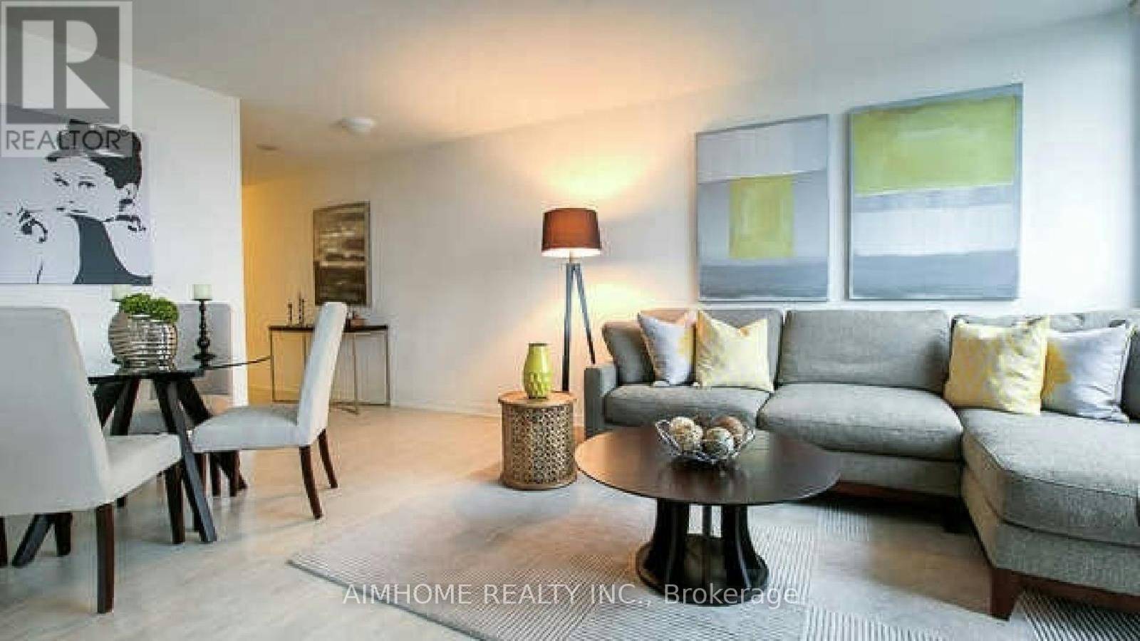 Toronto (bayview Village), ON M2K0B2,19 Singer CT #921