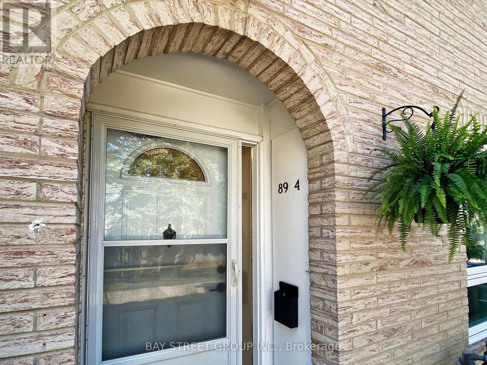 Toronto (hillcrest Village), ON M2H1T6,89 Rameau DR #4