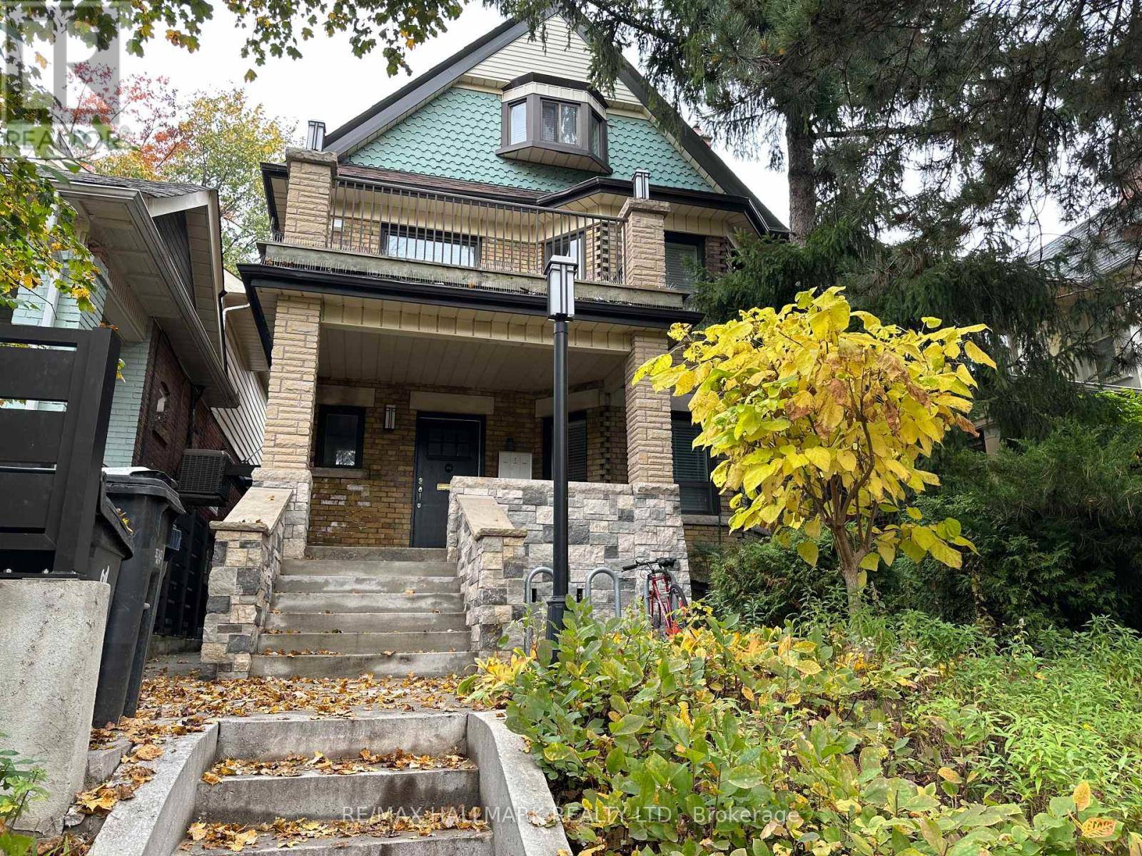 Toronto (wychwood), ON M6H2N4,10 Biggar AVE #MAIN