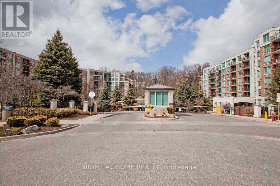 Toronto (st. Andrew-windfields), ON M2P2H2,38 William Carson CRES #204