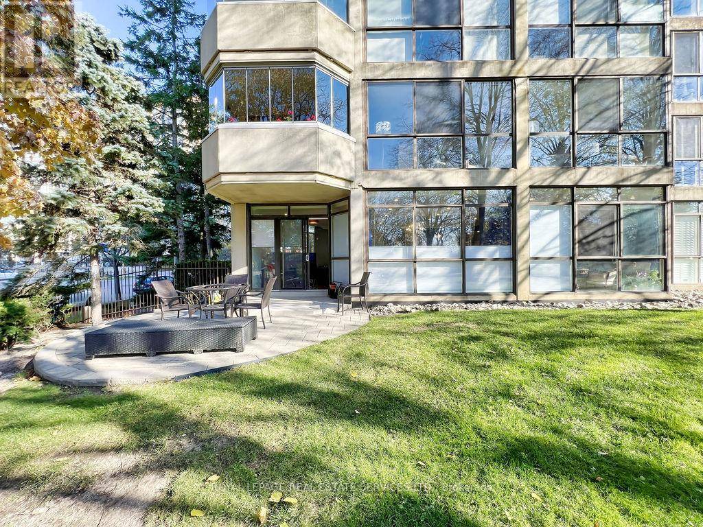Toronto (willowdale West), ON M2N6J4,5444 Yonge ST #108