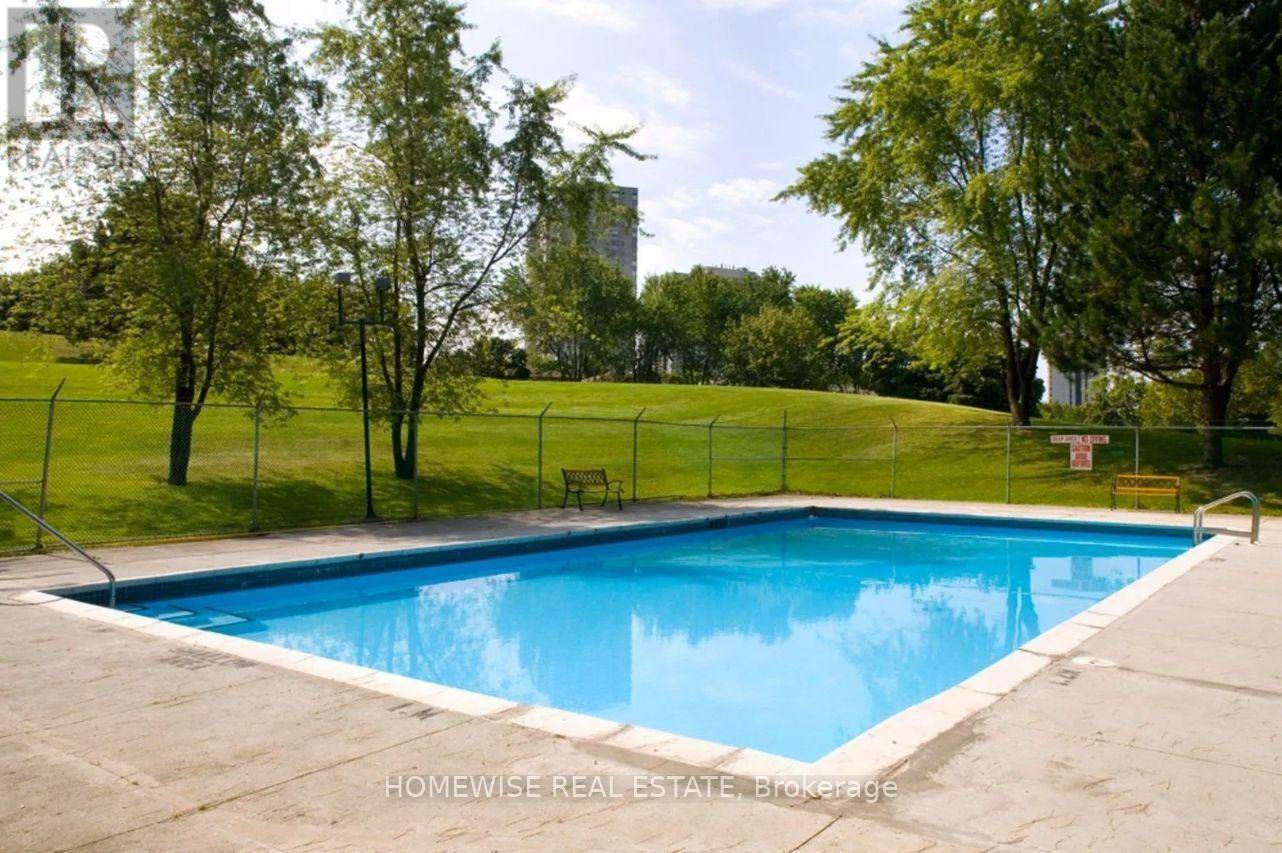 Toronto (westminster-branson), ON M2R3N8,300 Antibes DR #1503
