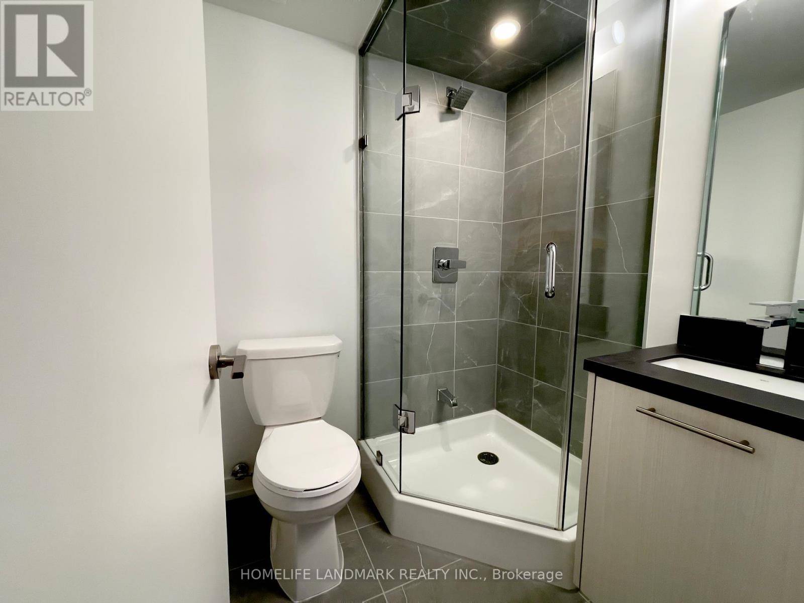 Toronto (newtonbrook East), ON M2N0L3,268 Finch AVE East #19