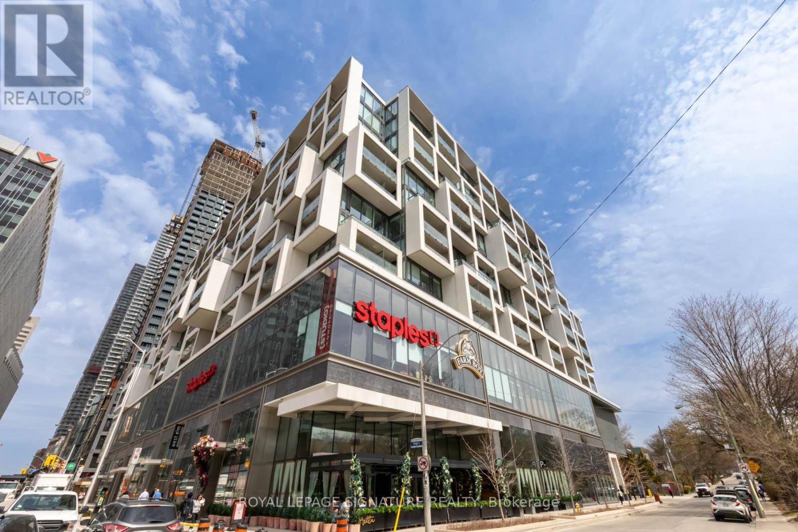 Toronto (mount Pleasant West), ON M4S0B1,8 Hillsdale AVE #737