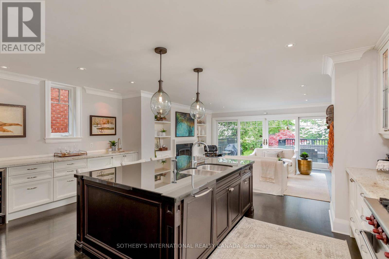Toronto (bedford Park-nortown), ON M5M2H5,42 MCNAIRN AVENUE