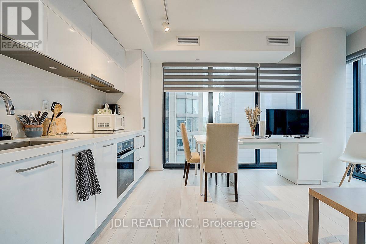 Toronto (annex), ON M5R2G3,188 Cumberland ST #1202