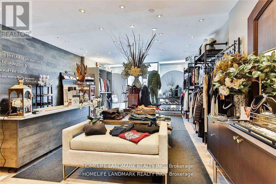 Toronto (mount Pleasant East), ON M4P2J1,2607 YONGE STREET