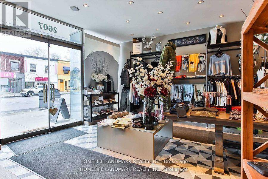 Toronto (mount Pleasant East), ON M4P2J1,2607 YONGE STREET