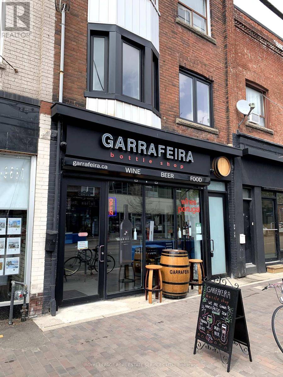 Toronto (dufferin Grove), ON M6H1A5,966 COLLEGE STREET
