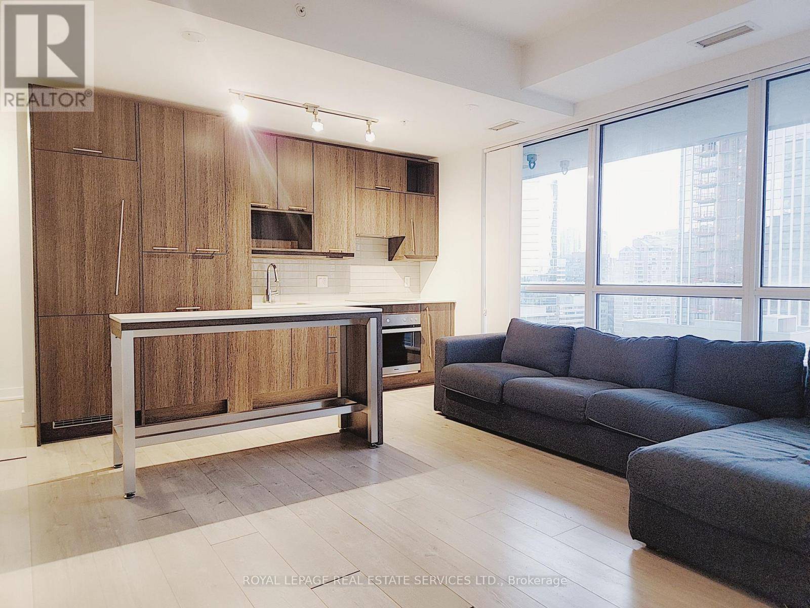 Toronto (waterfront Communities), ON M5V0H4,30 Nelson ST #1806