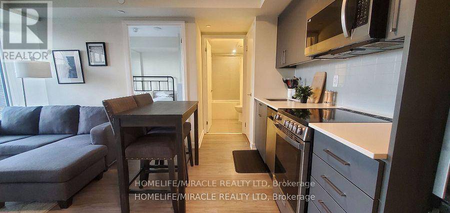 Toronto (clanton Park), ON M3H0E2,38 Monte Kwinter CT #422