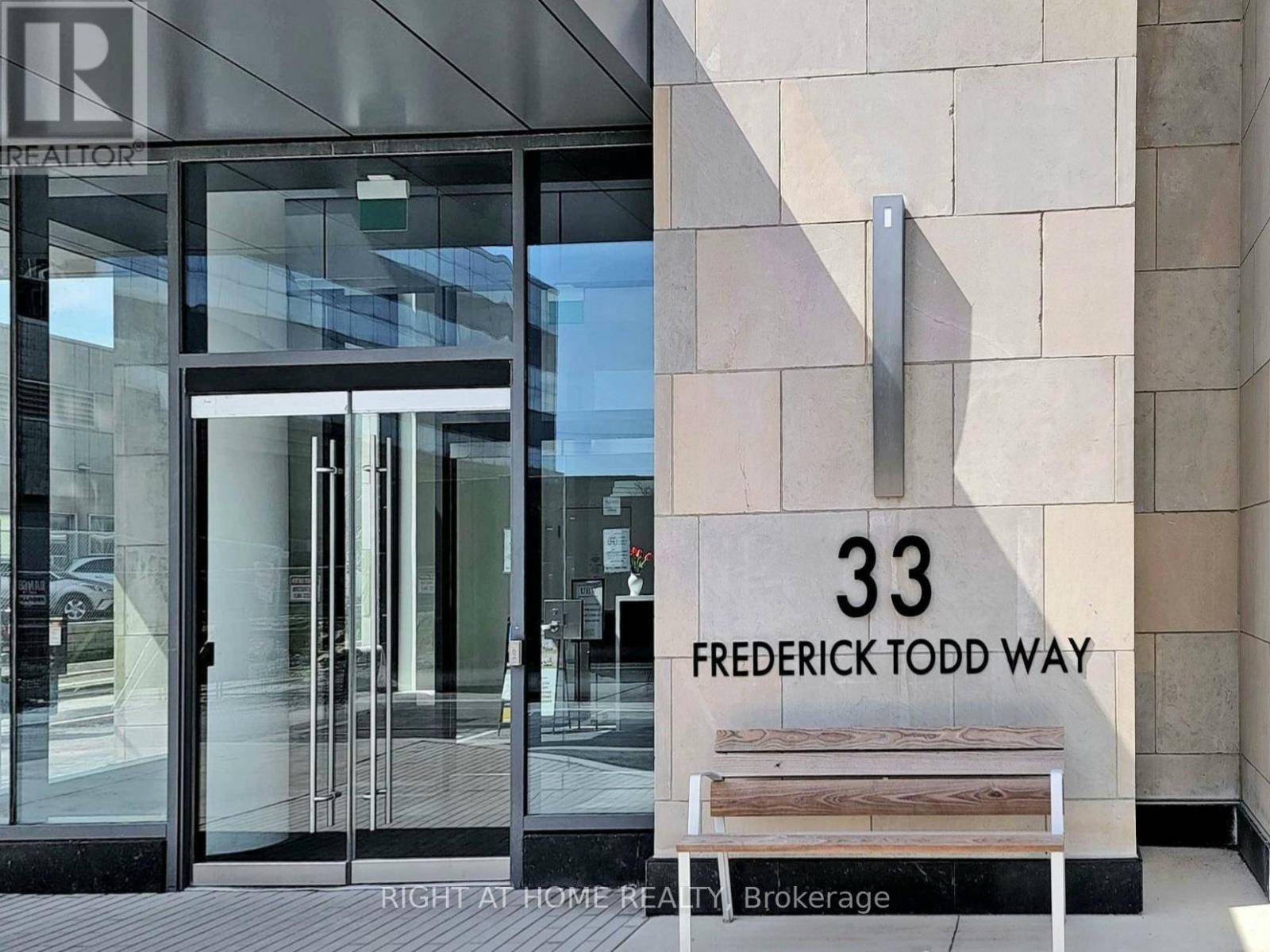 Toronto (thorncliffe Park), ON M4G0C9,33 Frederick Todd WAY #302