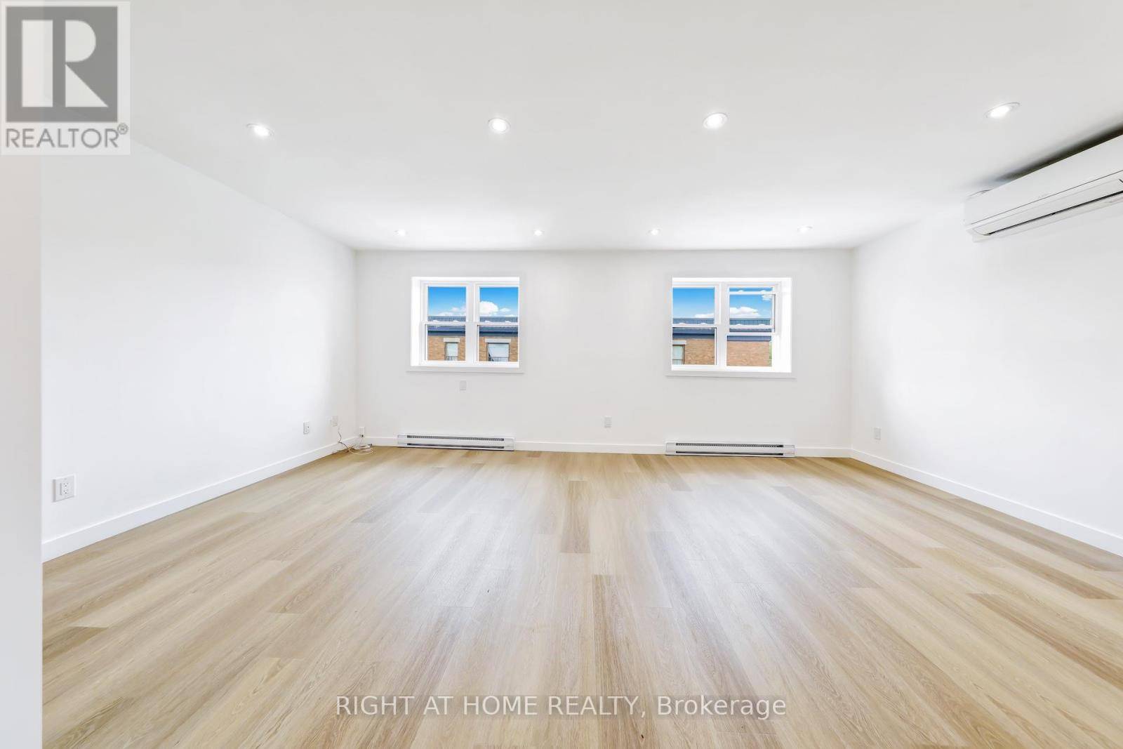 Toronto (oakwood Village), ON M6E1A7,1082 St. Clair AVE West #302