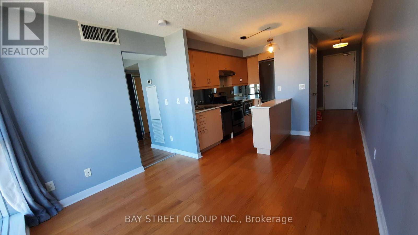 Toronto (moss Park), ON M5A1P9,320 Richmond ST East #1202