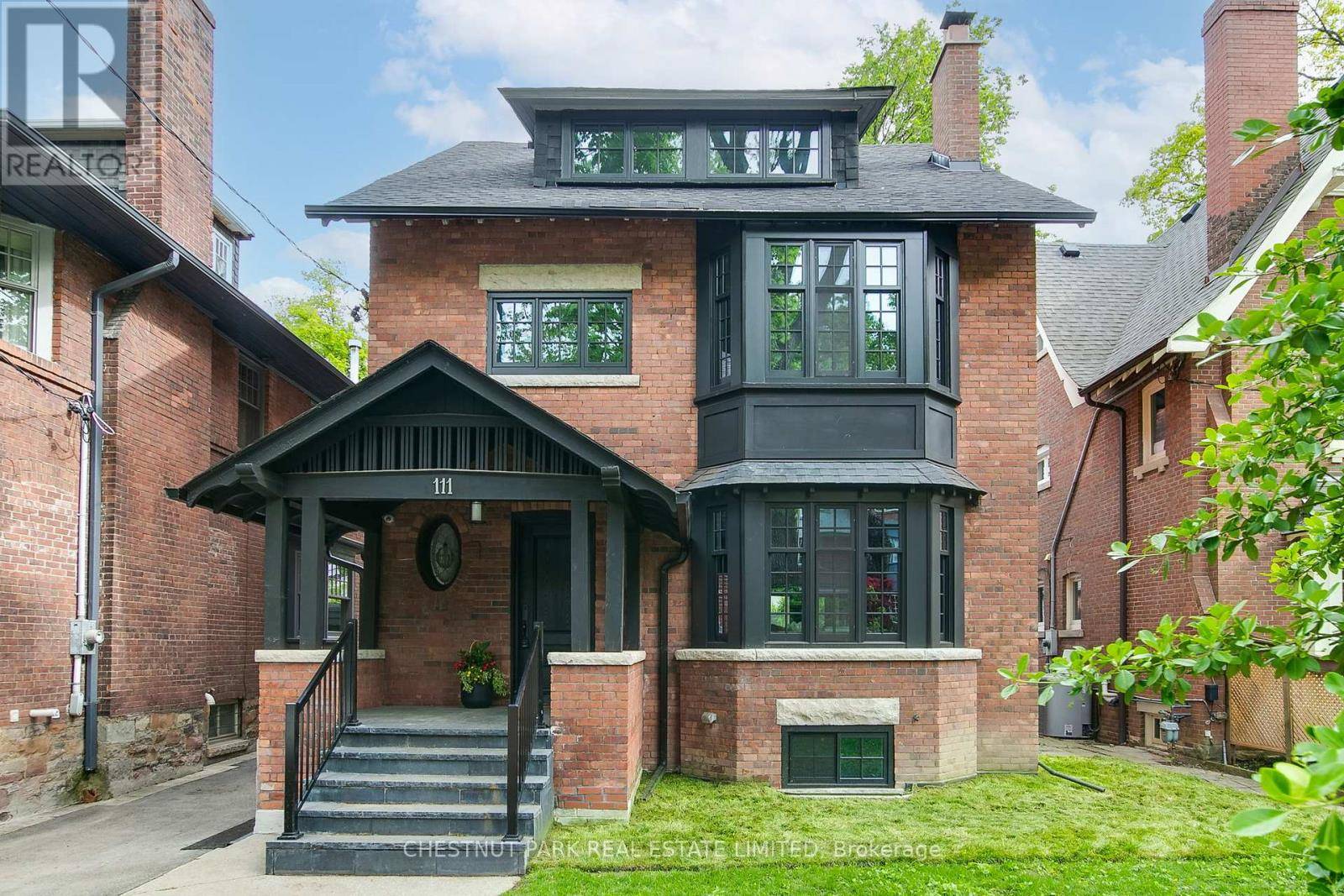Toronto (rosedale-moore Park), ON M4W1X5,111 ROXBOROUGH DRIVE