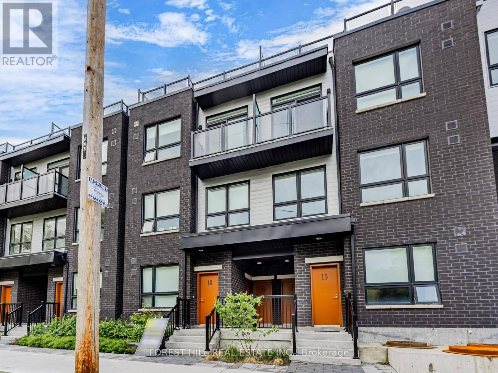 Toronto (newtonbrook West), ON M2R1W1,15 Brenthall AVE #7