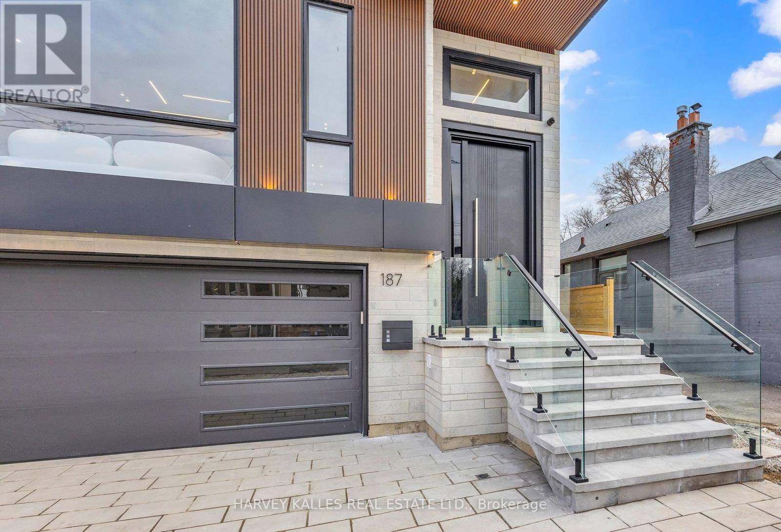 Toronto (bedford Park-nortown), ON M5M2J1,187 ROE AVENUE