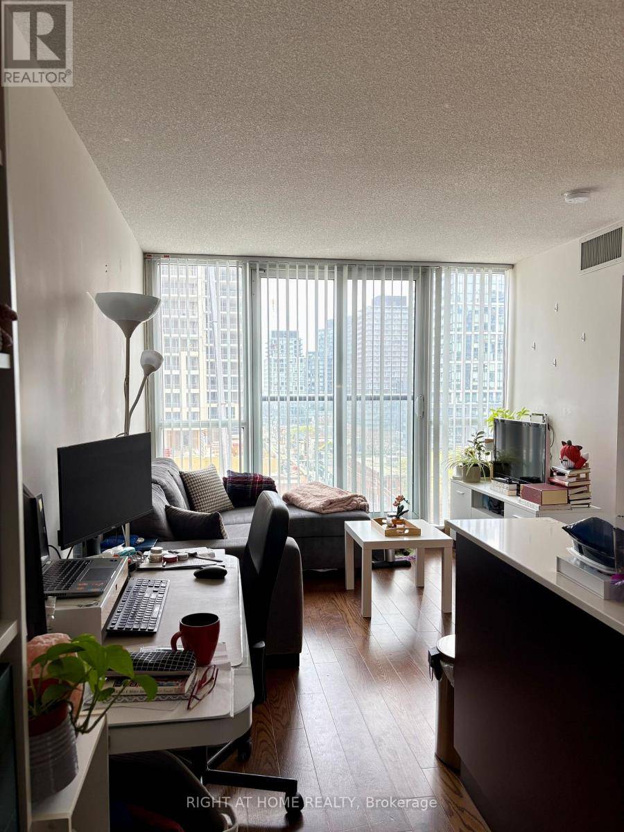 Toronto (moss Park), ON M5A4S7,320 East Richmond ST East #1102