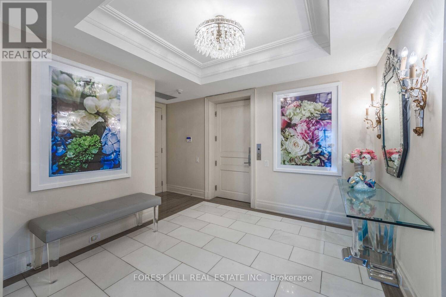 Toronto (casa Loma), ON M4V0A1,155 St Clair AVE #802
