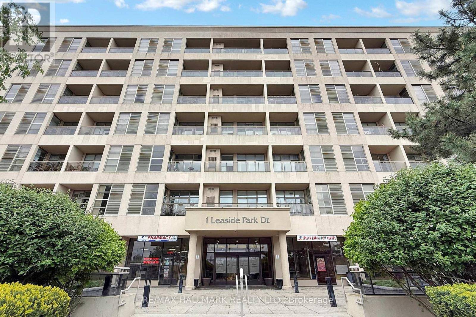 Toronto (thorncliffe Park), ON M4H1R1,1 Leaside Park DR #219