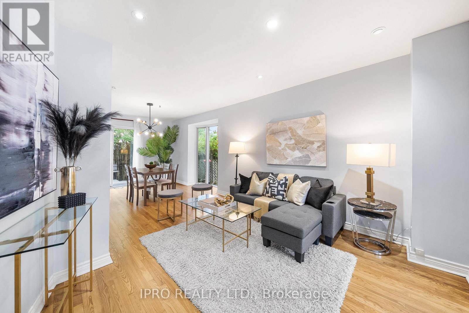 Toronto (yonge-eglinton), ON M4R1C7,134 HELENDALE AVENUE