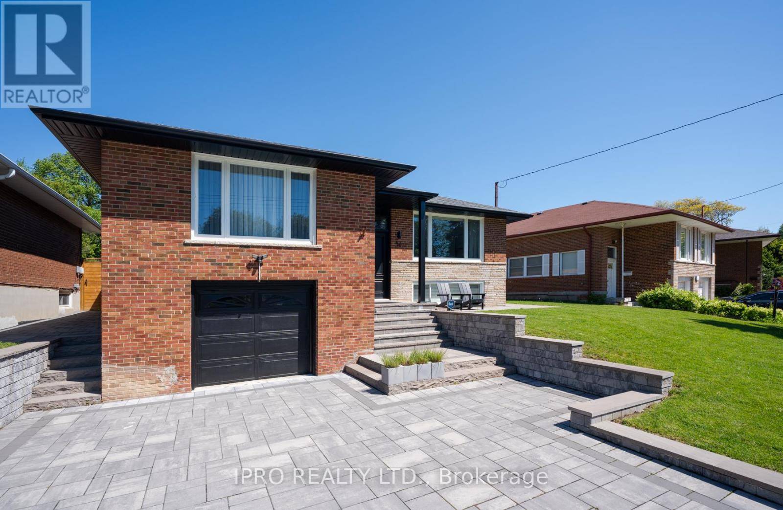Toronto (victoria Village), ON M4A1R1,36 RUSCICA DRIVE