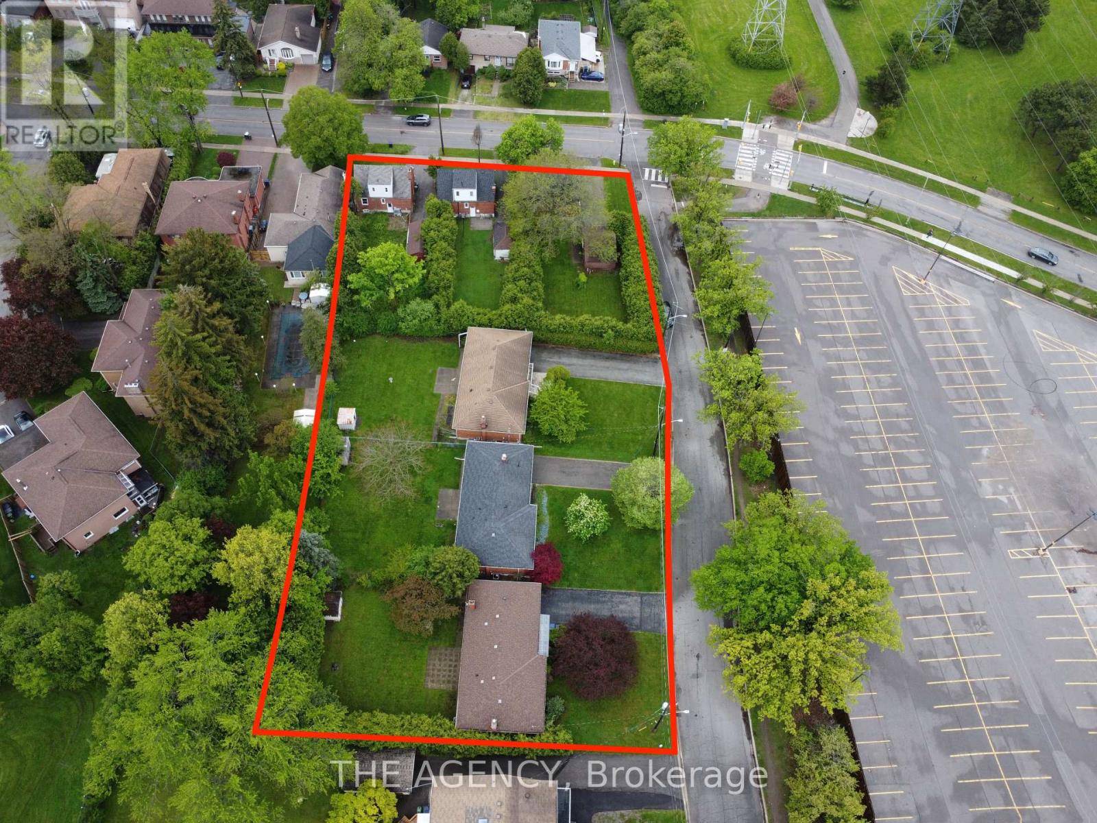Toronto (newtonbrook West), ON M2M1B4,135 BLAKE AVENUE