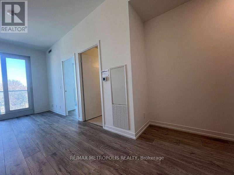 Toronto (humewood-cedarvale), ON M5P0A6,2020 Bathurst ST #735
