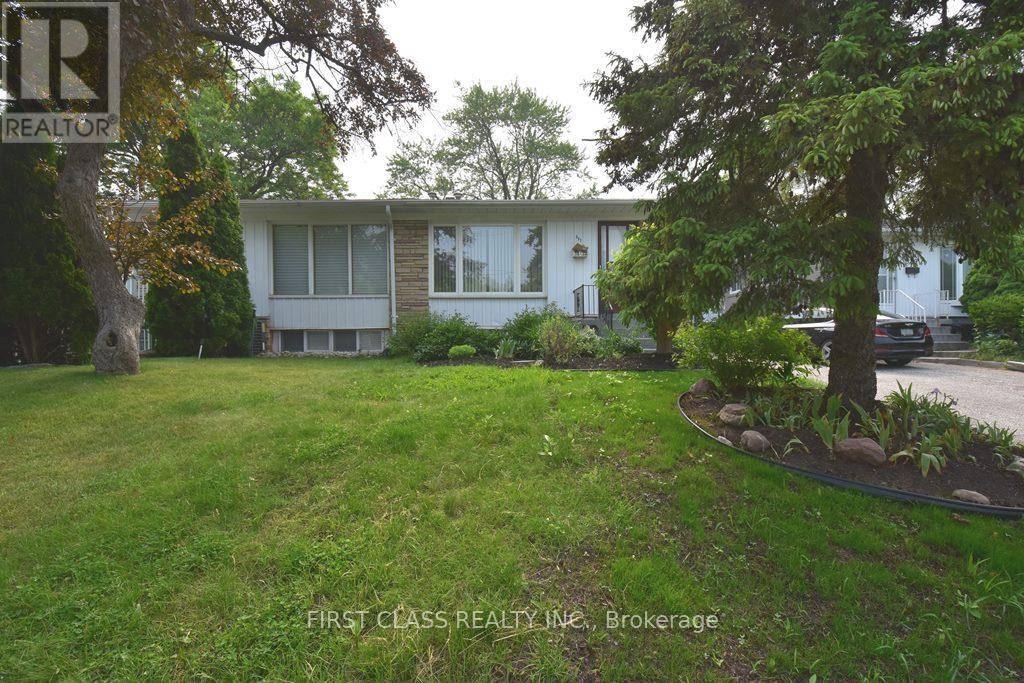 Toronto (st. Andrew-windfields), ON M2L2T7,331 Woodsworth RD #Main