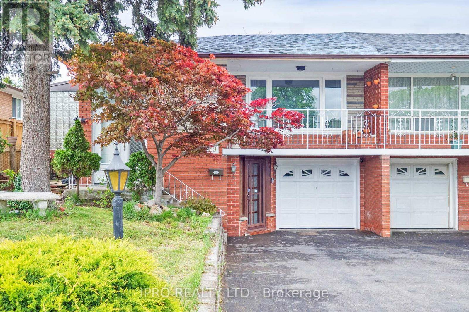 Toronto (pleasant View), ON M2J4C8,29 CLIPPER ROAD