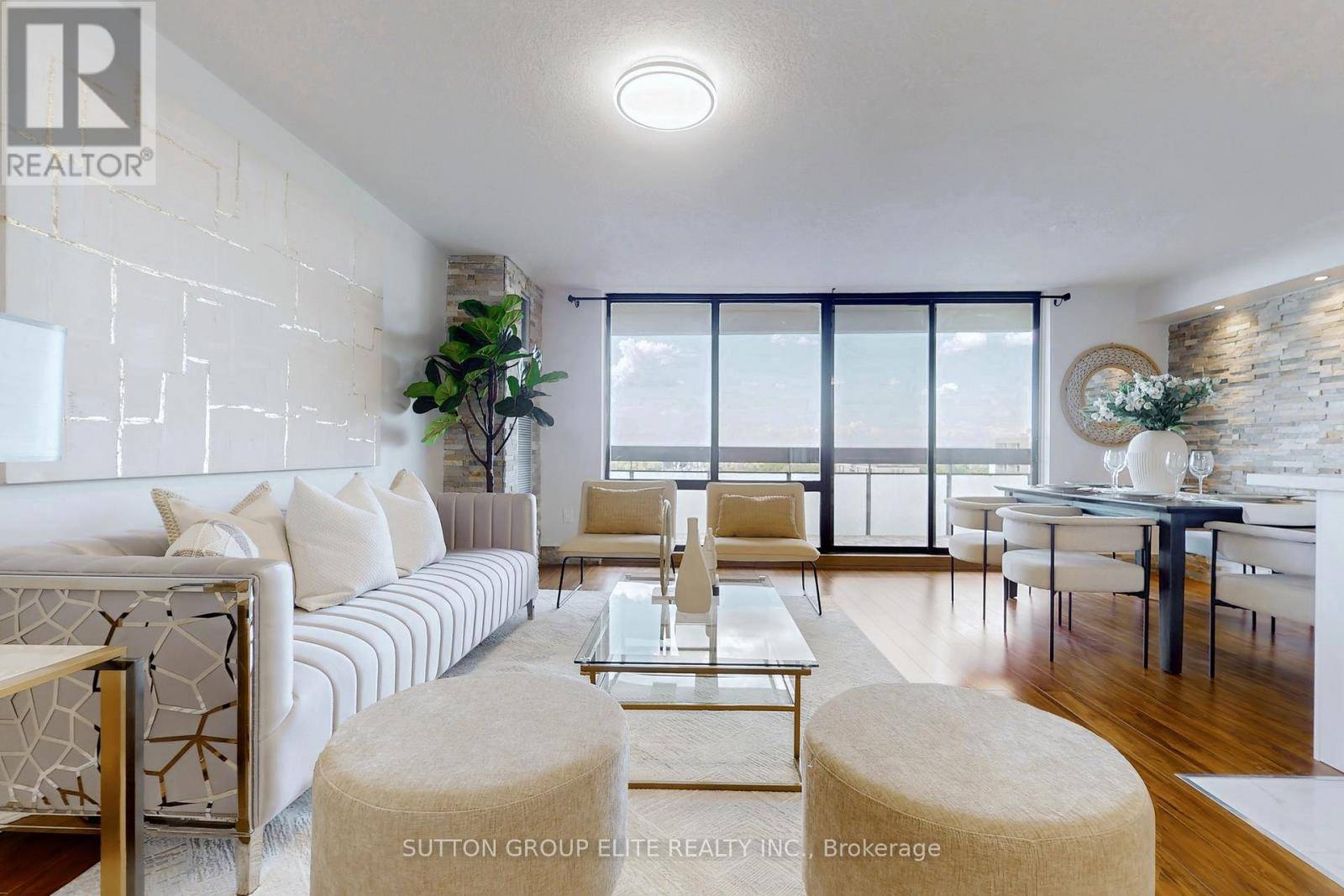 Toronto (don Valley Village), ON M2J4S6,260 Seneca Hill DR #Ph03