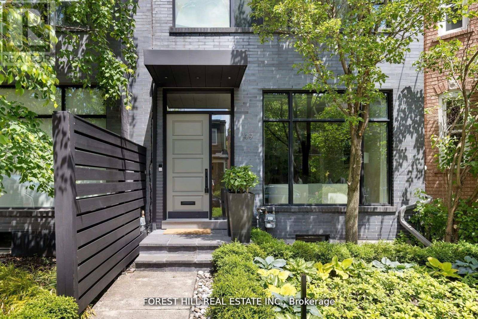 Toronto (trinity-bellwoods), ON M6J3A8,49 BROOKFIELD STREET