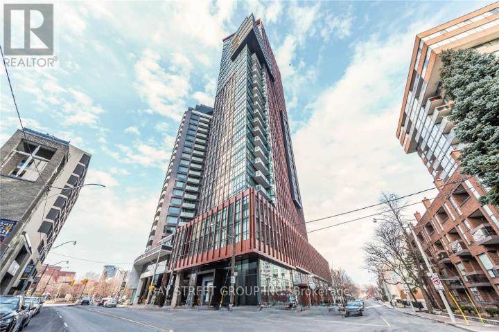 Toronto (annex), ON M5R0B5,32 Davenport RD #1201