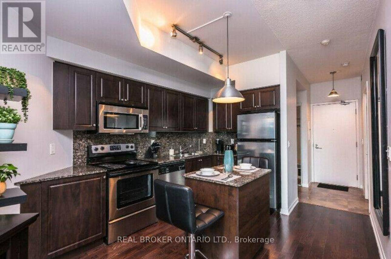 Toronto (waterfront Communities), ON M5V4A2,215 Fort York BLVD #715