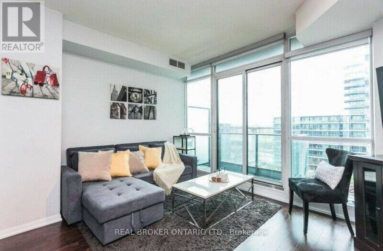 Toronto (waterfront Communities), ON M5V4A2,215 Fort York BLVD #715