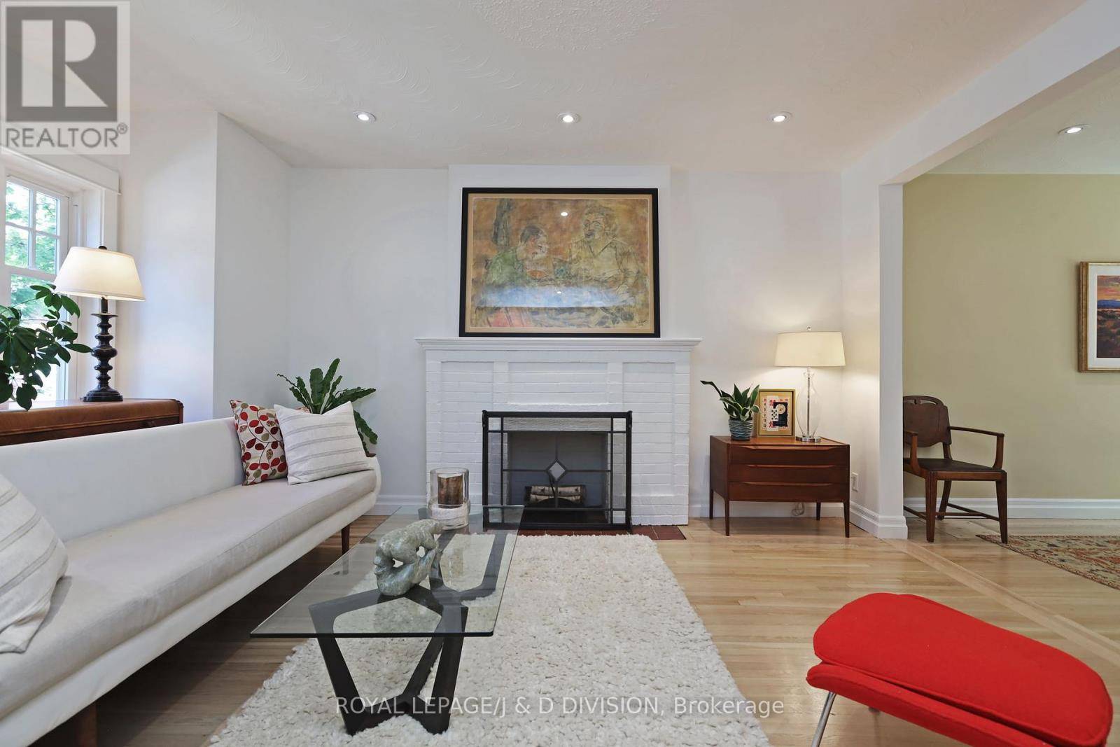 Toronto (mount Pleasant East), ON M4S1P3,39 TILSON ROAD