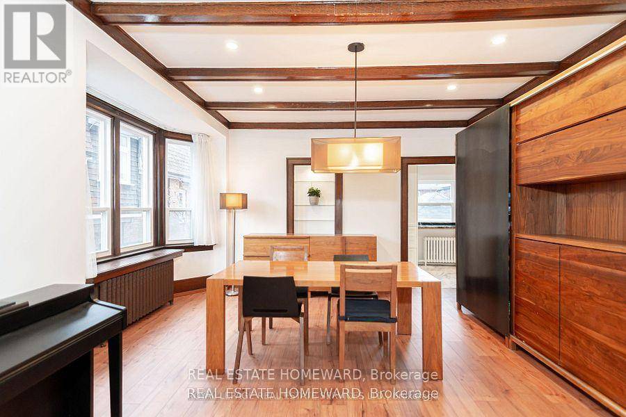 Toronto (wychwood), ON M6H2V6,56 OAKWOOD AVENUE