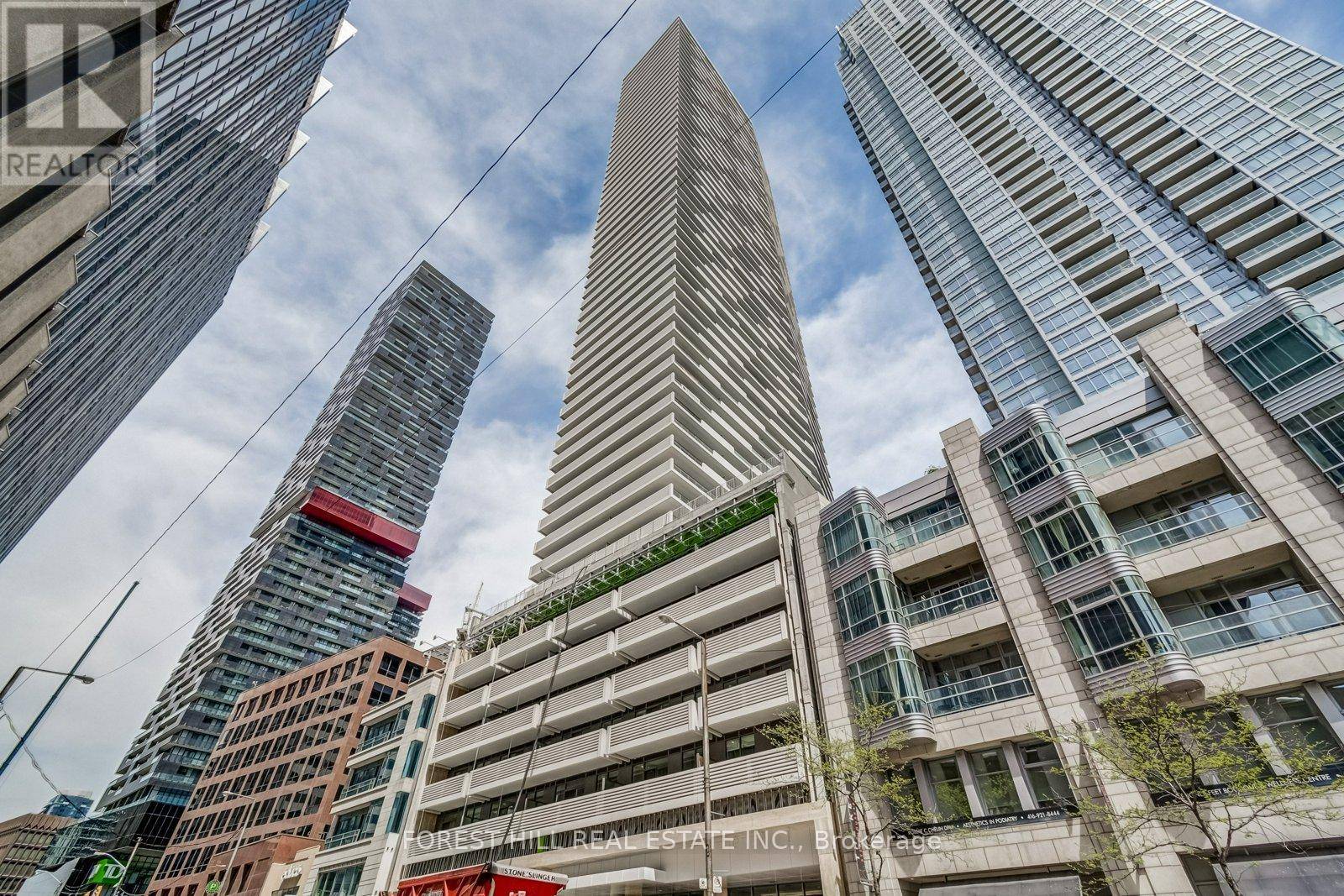 Toronto (mount Pleasant West), ON M4S2B4,2221 Yonge ST #5210