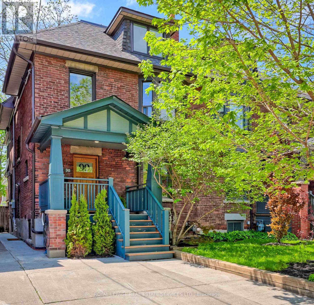 Toronto (wychwood), ON M6H2V8,90 OAKWOOD AVENUE
