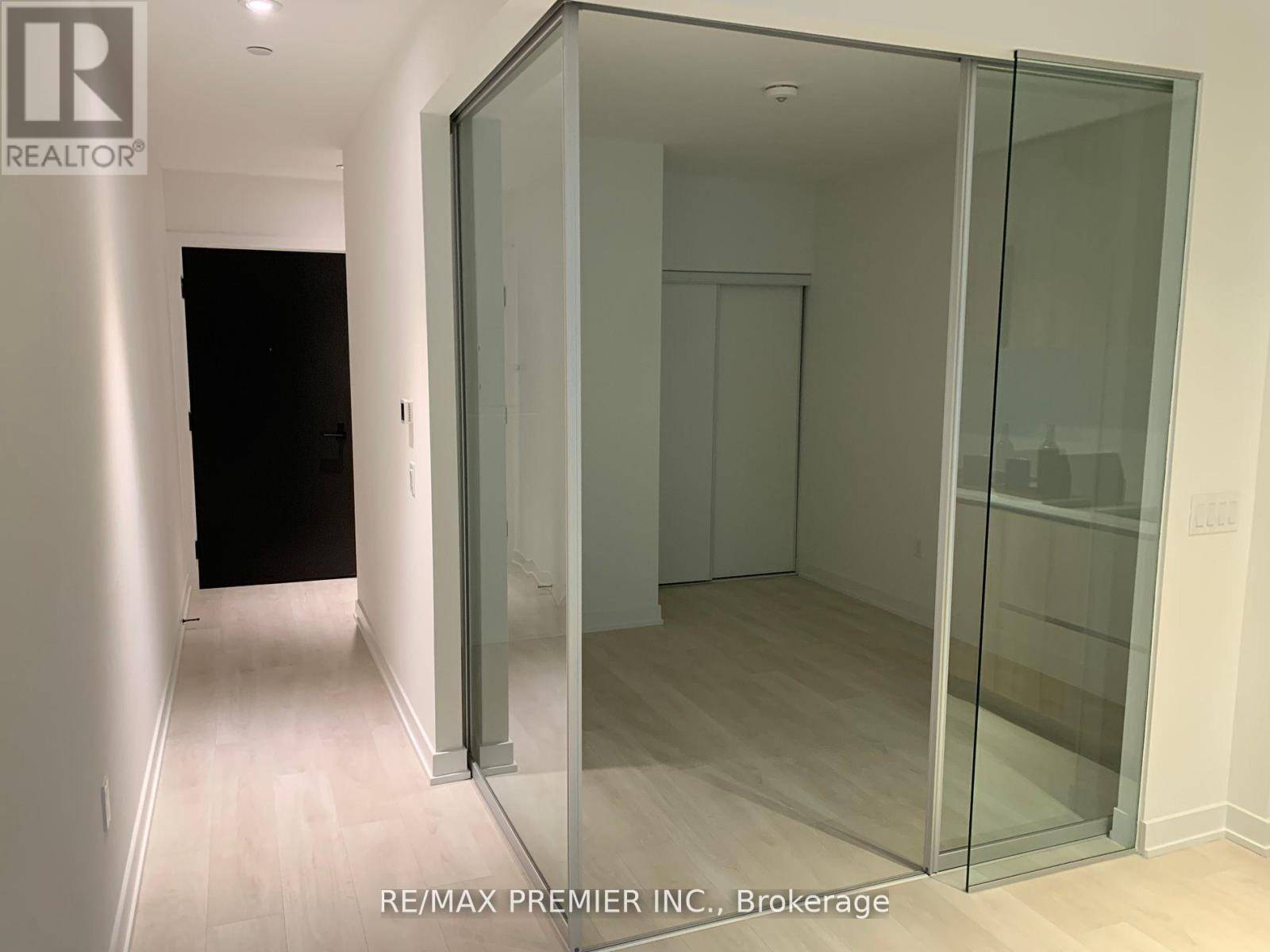 Toronto (mount Pleasant West), ON M4P1V3,127 Broadway AVE #617