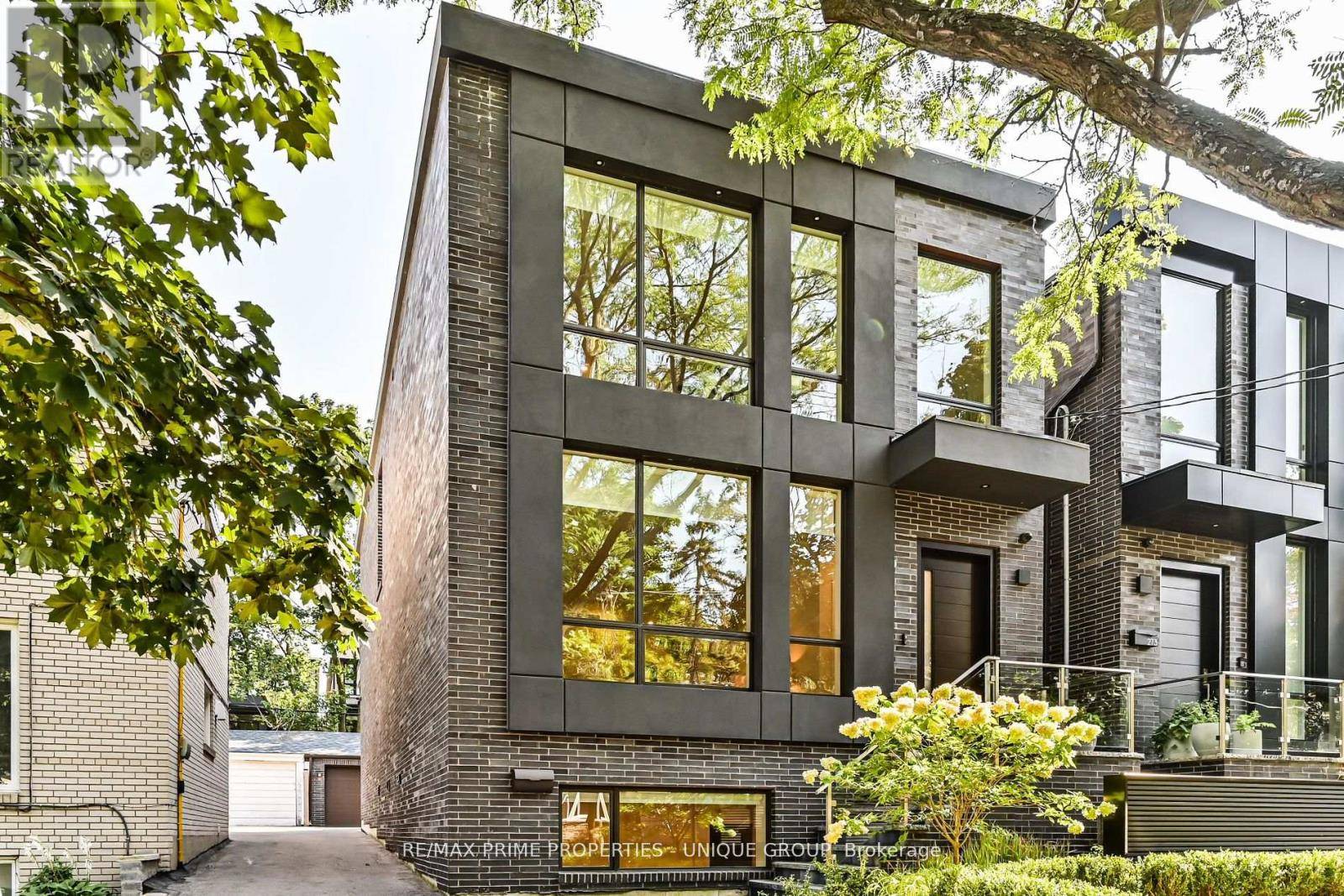 Toronto (lawrence Park North), ON M4N2A5,275 GLENFOREST ROAD