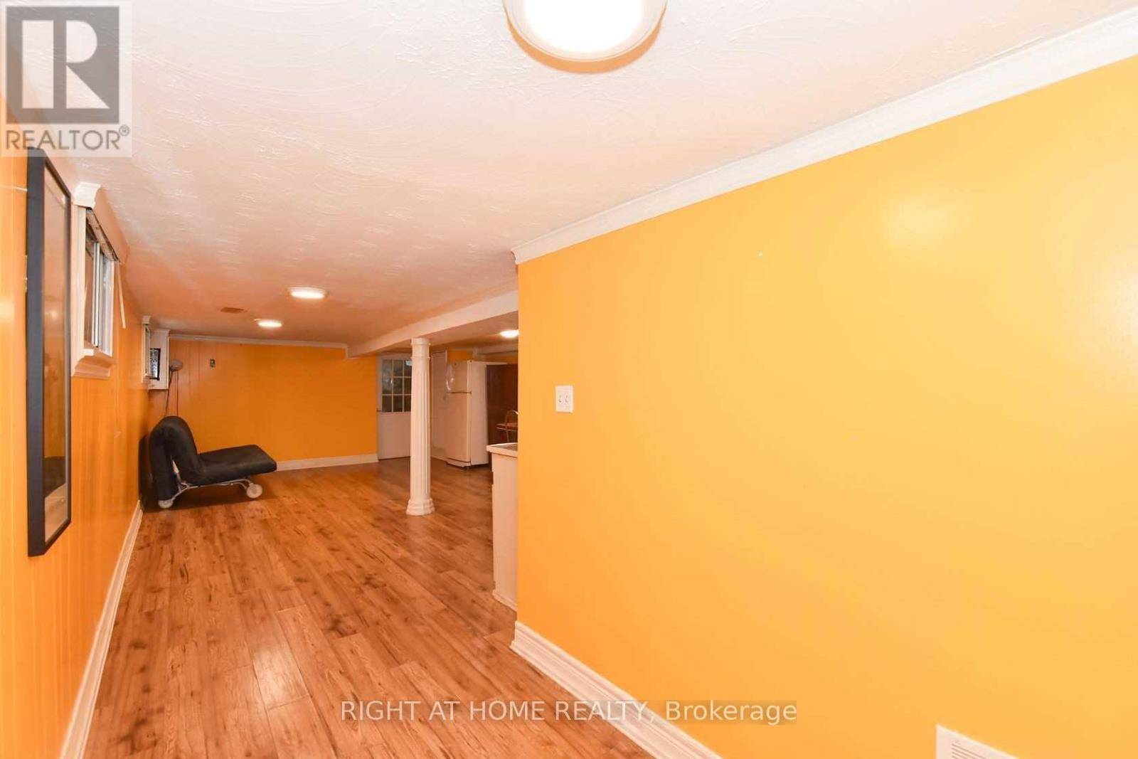 Toronto (oakwood Village), ON M6E1Z2,23 Amherst AVE #Bsmnt