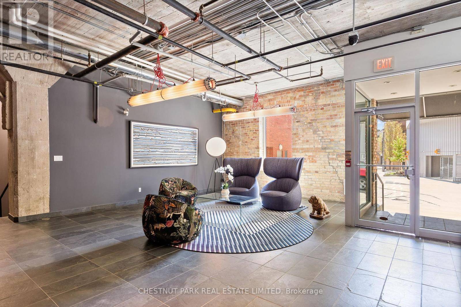 Toronto (annex), ON M5R1V4,113 Dupont ST #201