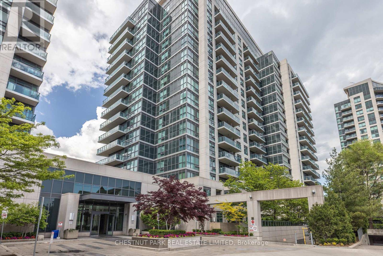Toronto (thorncliffe Park), ON M4G0A5,35 Brian Peck CRES #306