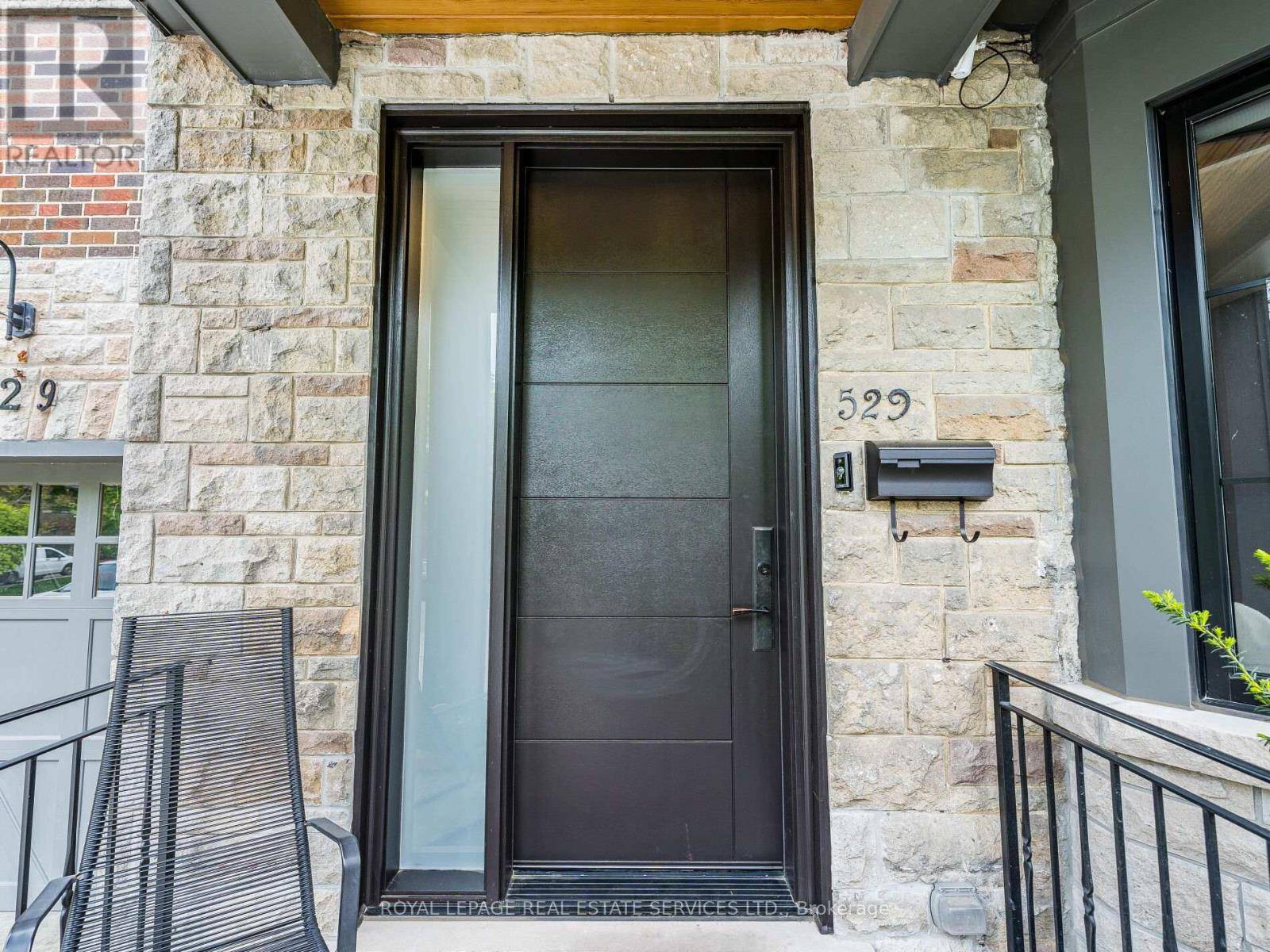 Toronto (forest Hill North), ON M5N1N1,529 BRIAR HILL AVENUE