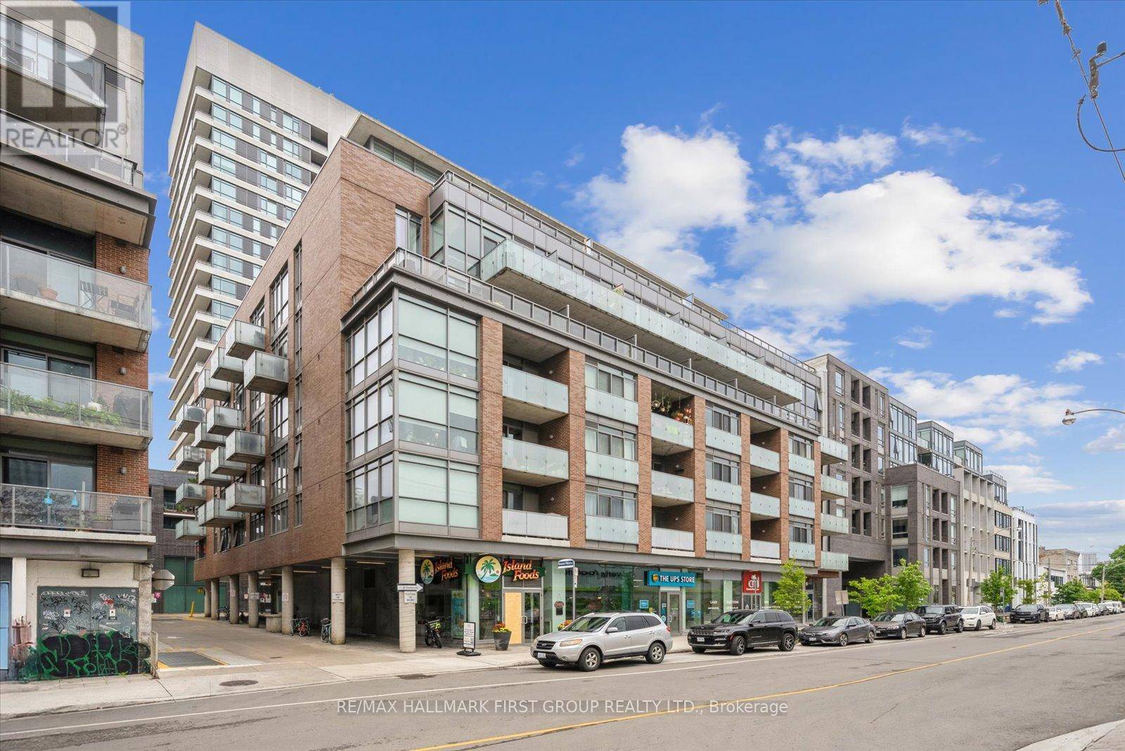 Toronto (little Portugal), ON M6J0B3,8 Gladstone AVE #602