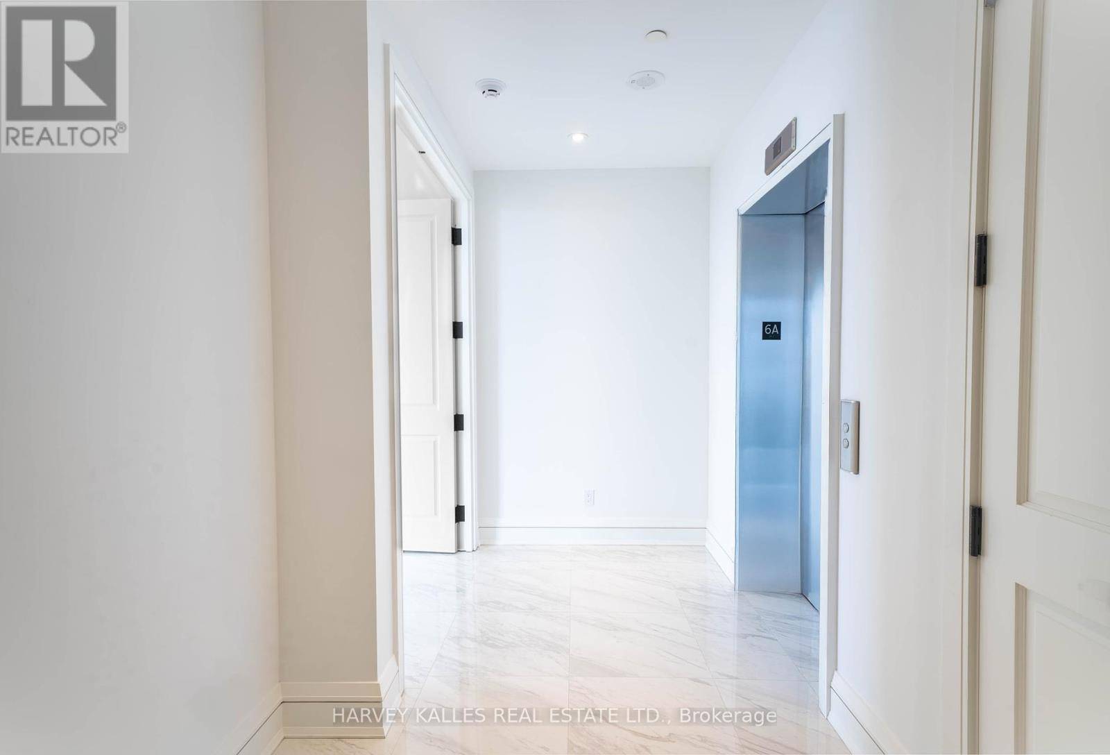 Toronto (humewood-cedarvale), ON M5P0A8,2010 Bathurst ST #6A
